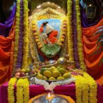 Poonam Dubey Instagram - अंजनीपुत्र को जन्मदिन की हार्दिक शुभकामनाएँ 🙏🙏🙏🙏🙏🙏🙏🙏🙏🙏 🙏 जय बजरंगबली जय श्री राम 🙏🙏🙏🙏🙏🙏🙏 Sidhivinayak Temple Prabhadevi Dadar