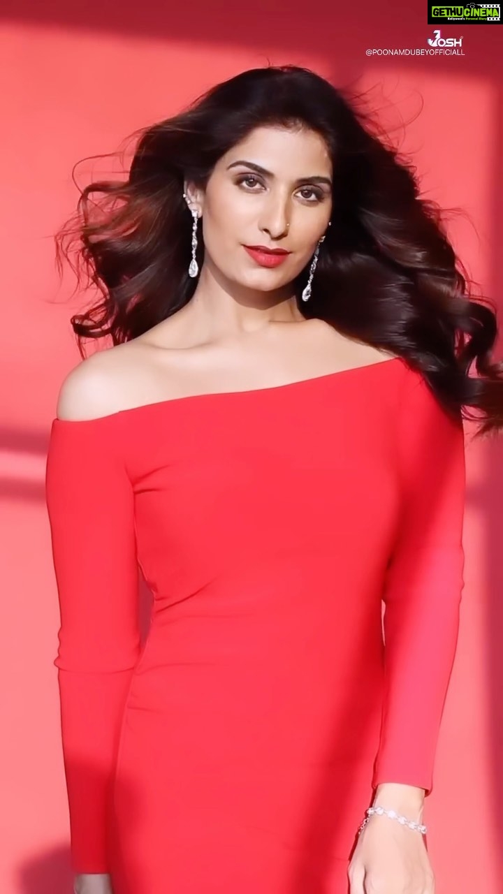 Poonam Dubey Instagram - Haye Rama ❤️🔥👑 . . . . . . . @officialjoshapp @vortexmetromedia #trendingreels #insta #post #poonamdubey Mumbai, Maharashtra