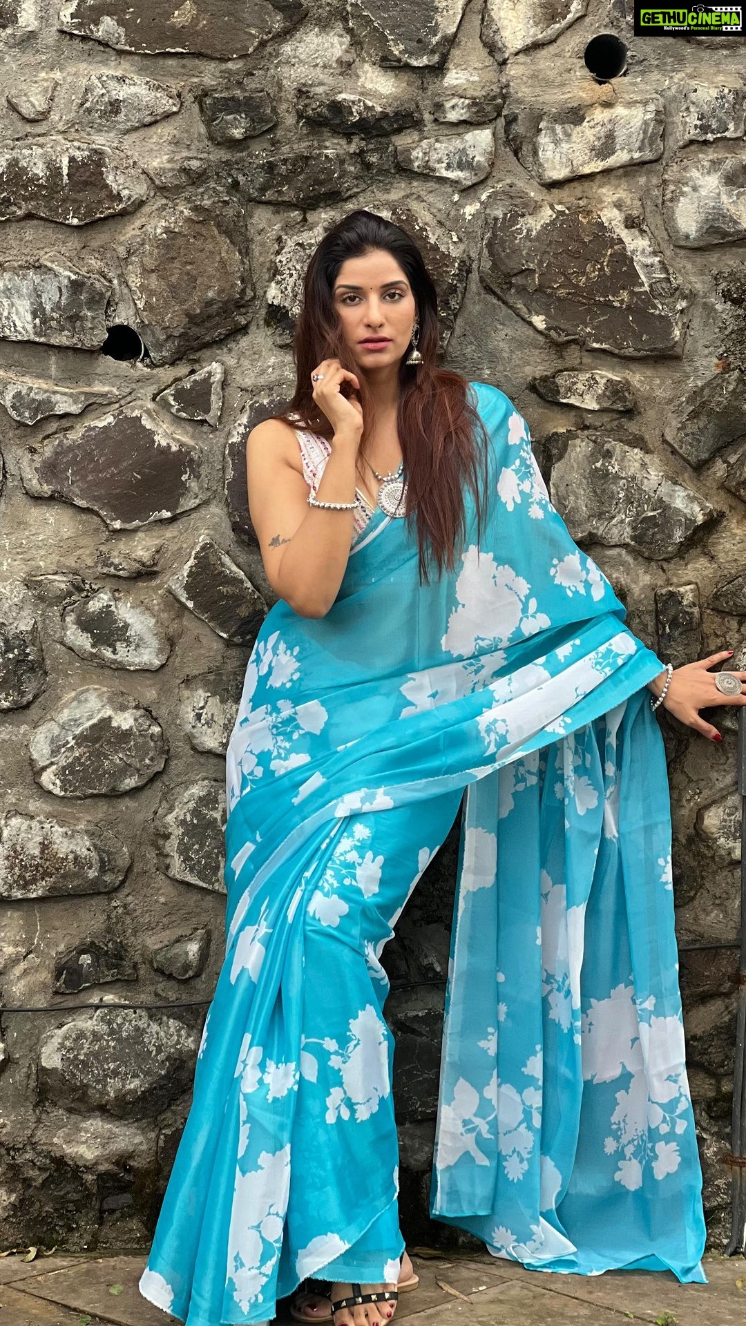 Poonam Dubey Instagram - Chura ke dil tera chali mai chali @officialjoshapp . . . . . . #poonamdubey #reels #reelsvideo #reelsinstagram #reelitfeelit #joshvideos