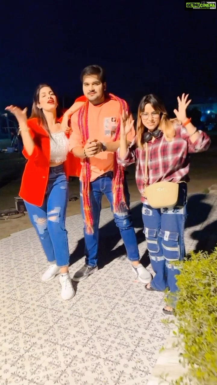 Poonam Dubey Instagram - Both are the my true true well wishers And upcrs you all are my strength ❤️❤️🙏🙏🙏 Lalaka gamachhiya ❤️❤️ Choklaty rockstar @arvindakelakallu ji sweetest person my hotti @poonamdubeyofficial ji ❤️❤️