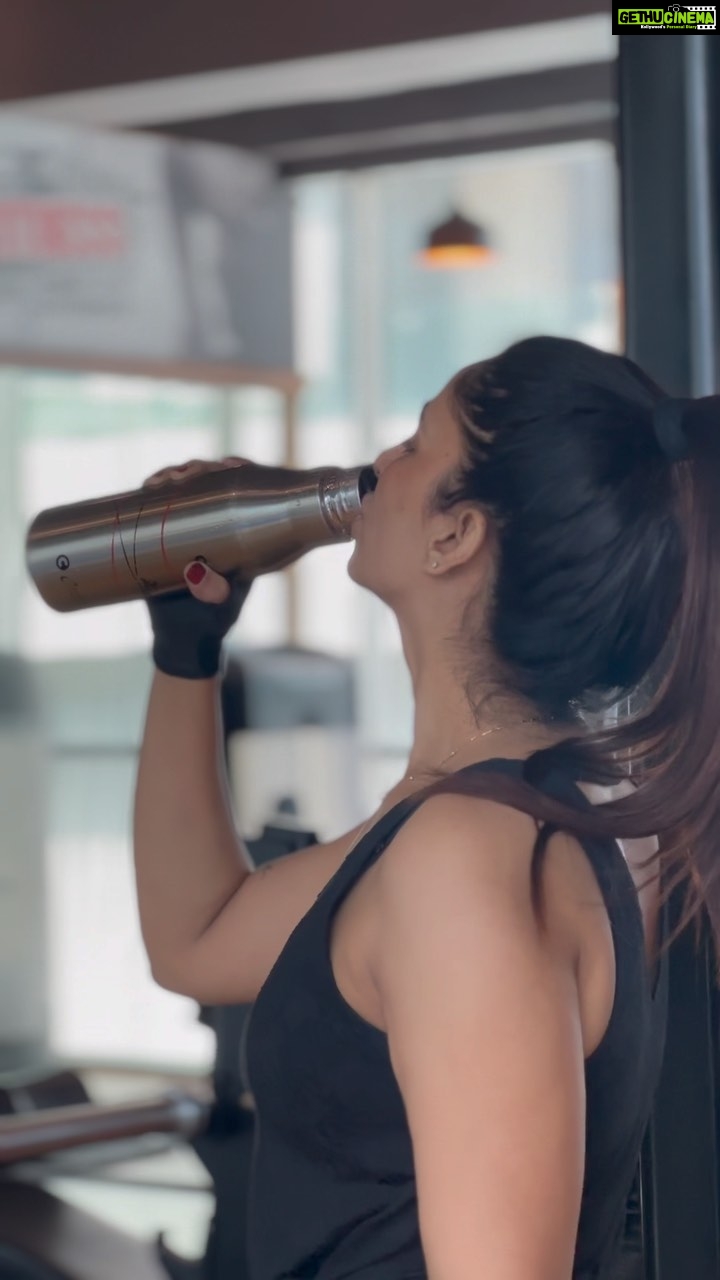 Poonam Dubey Instagram - Yes Iam addicted and you ??? 😉 . . . . . #fitnessmodel #fitness #fitnessmotivation #firnessgirl #fitnessjourney #fithaitohhithai #poonamdubey