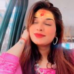 Poonam Dubey Instagram – महाशिवरात्रि की सभी शिव भक्तों को बहुत बहुत शुभकामनाएँ 🕉️🌙🐚🍃🔱🧿
हर हर महादेव शम्भों
काशी विश्वनाथ की जय
माँ पार्वती की जय
🙏🙏🙏🙏 #poonamdubey #chhorigangakinarewali London, United Kingdom