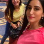 Poonam Dubey Instagram – Enjoying my besties New song on beach❤️
Meri baby ka song Super duper hit ho gaya!!
Yehhhhhhhhhhh💃🏻💃🏻😘😘🧿
#proudofyou #manymoretocome #trendingsongs #poonamdubey #prernabhatt #bestie 😘