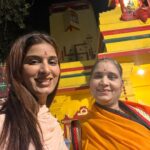 Poonam Dubey Instagram – ईसाई नववर्ष की शुरुआत एकादशी के शुभ अवसर पर श्री कृष्णा और महादेव जी के दर्शन के साथ।
हर हर महादेव जय श्री कृष्णा 
हरि बोल। 🙏❤️😇
#happynewyear 
#poonamdubey #chhorigangakinarewali Iscon Temple.juhu