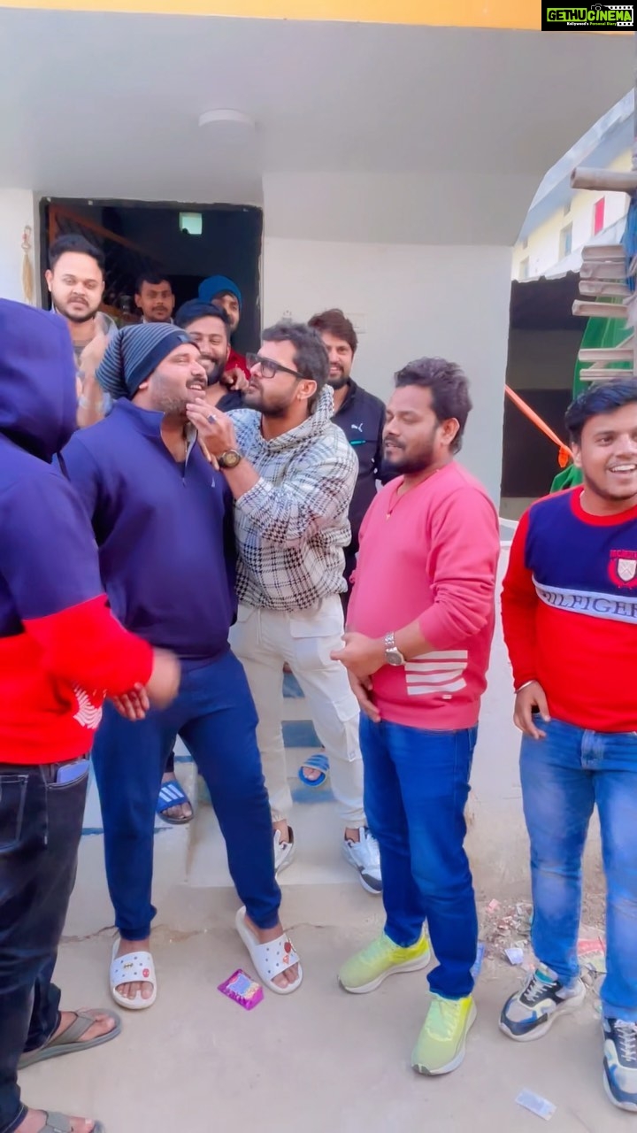 Poonam Dubey Instagram - Dhamaka hoi aara mein 2.0 Masti time with brothers @khesari_yadav @badrijha @singhvivek08 @iakhileshkashyap @poonamdubeyofficial @itsanujaryan @satishsinghbabuaan @saregamahumbhojpuri Patna, India