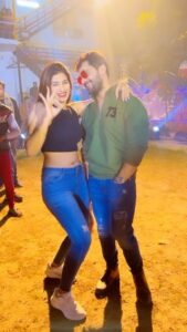 Poonam Dubey Instagram - #dadhiyabadhiyalagela Shooting time fun reel with @khesari_yadav ji ❤️ @yaminisingh_official ❤️ @pawan_pandey_lyricist ji @sanjay_yadav_official910 Mumbai, Maharashtra