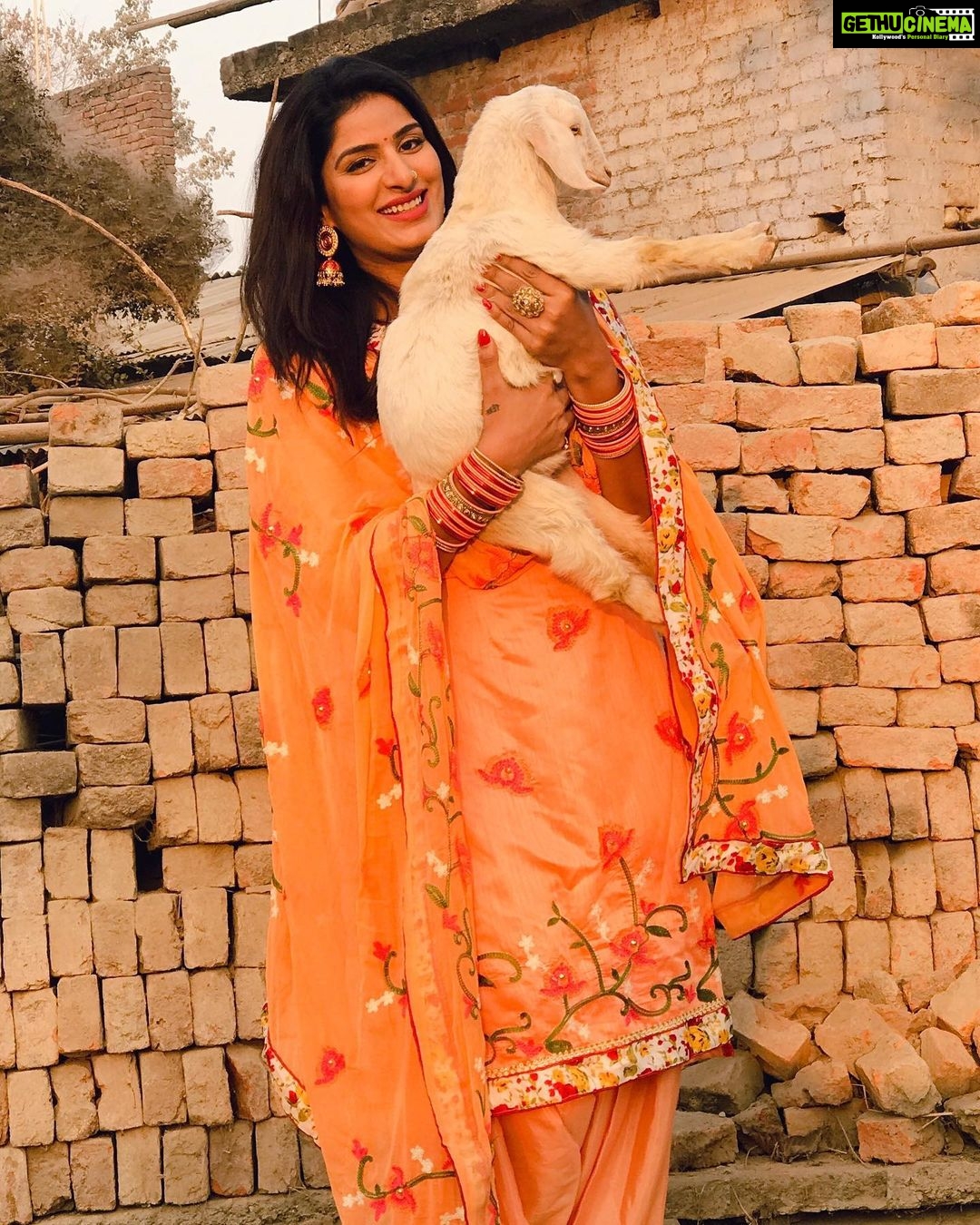 Poonam Dubey Instagram - Know your worth 🥰 Welcome #december You are so special for me. 💓💓💓💓💓💓💓💓 🧿🧿🧿🧿🧿🧿🧿🧿 👑👑👑👑👑👑👑👑 #happy #blessed #positivevibes #soul #staysafe #stayhappy #staywithme ♾️👑🧿💓 #poonamdubey Mumbai, Maharashtra