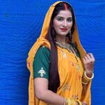 Poonam Dubey Instagram - रथ पर होकर सवार, सूर्य देव आये आपके द्धार, सुख, सम्पत्ति और खुशियां मिले आपको अपार, छठी मैया की असीम कृपा से आपके जीवन में सुख, शांति और समृद्धि का वास हो, छठ पूजा की आपको और आपके पूरे परिवार को हार्दिक शुभकामनाएं 🙏🙏🙏🙏🙏 Mumbai, Maharashtra