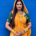 Poonam Dubey Instagram - रथ पर होकर सवार, सूर्य देव आये आपके द्धार, सुख, सम्पत्ति और खुशियां मिले आपको अपार, छठी मैया की असीम कृपा से आपके जीवन में सुख, शांति और समृद्धि का वास हो, छठ पूजा की आपको और आपके पूरे परिवार को हार्दिक शुभकामनाएं 🙏🙏🙏🙏🙏 Mumbai, Maharashtra