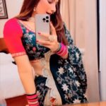 Poonam Dubey Instagram - “Never regret anything that made you smile.” . . . . . Stay blessed be happy @officialjoshapp #poonamdubey Mumbai, Maharashtra