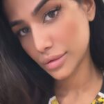 Poonam Pandey Instagram - That’s how my morning starts! Lol . . #pplovers #ppfans #poonampandeyreal #fun #reels #morning #retro #songs #favorite
