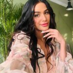 Poonam Pandey Instagram - Bloom, baby, bloom. #pplovers #poonampandey #cute #pictures