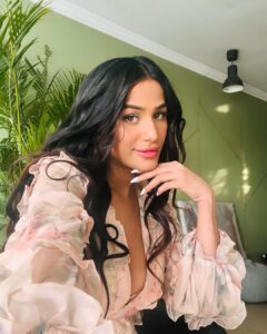 Poonam Pandey Instagram - Bloom, baby, bloom. #pplovers #poonampandey #cute #pictures