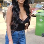 Poonam Pandey Instagram - Poonam Pandey spotted in town!😍 #poonampandey #BollywoodNow #bollywoodnews #celebupdates #celebfashion #spotted