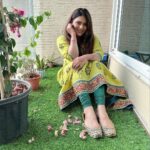 Poonam Preet Bhatia Instagram - Finding my stride in these beautiful Punjabi juttis ❣️ Complete your festive look with @kurrbat 🤎 #juttilove #fashionmeetstradition #elegantfootwork