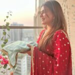 Poonam Preet Bhatia Instagram - Wishing you all a very happy KarwaChauth 🌙 Mehandi by - @arun_mehndi_art_and_classes #karwachauthspecial #laalishq #haapyfasting