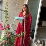 Poonam Preet Bhatia Instagram - Wishing you all a very happy KarwaChauth 🌙 Mehandi by - @arun_mehndi_art_and_classes #karwachauthspecial #laalishq #haapyfasting