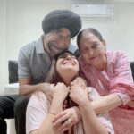 Poonam Preet Bhatia Instagram - Heart full of love 💖 Creating beautiful memories with my first loves. 🥰 🧿🧿 #delhidiaries #home #peaceful #besttime #bestparents