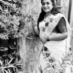 Poornima Bhagyaraj Instagram - 🖤🩶 #kiliyekiliye my song from my film #Aarathri with #mamooty & #rohini Still #trending after 40years 😃
