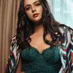 Prachi Tehlan Instagram - Just because I am in love with this song!! ~Vibes~ 🖤 CLICKED BY: @nova_photography___ RETOUCH BY: @sam_retouch STYLED BY: @mua_alisha_official MUAH: @mua_alisha_official DOP: @cinematographer_jibin_dev WEARING: @fxmlondonofficial #shootdiaries Kochi, India