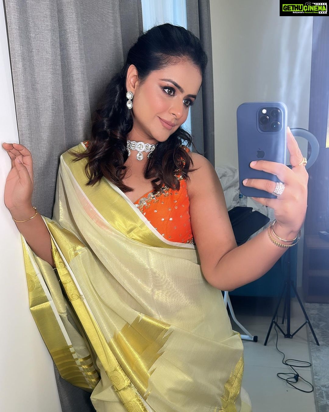 Prachi Tehlan Instagram - The glitters of the day β€οΈ PC : @prayagamartin ππππ Styled By: @rishu812 MUAH : @sheetal_makeupandhair Jewellery: @sollakdesigns Saree: @farashaat_uae #dubaidiaries #travel #actorslife Dubai, United Arab Emirates