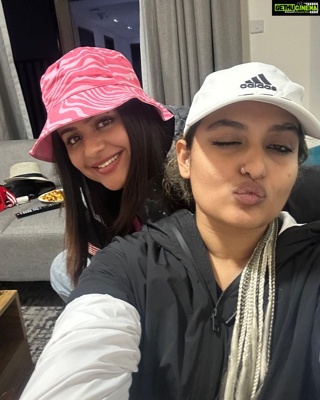 Prachi Tehlan Instagram - 2 days of craziness! What can be more fun than friends travelling together for work and leisure β€οΈβπ₯ setting Dubai on π₯ Donβt want to write my heart out here for all the feelings I have for people in this post and the memorable times spent with these cuties π @sreenathbhasi @prayagamartin PC of Me- @prayagamartin (the super talented ) #friends #dubai #love #workvisits #unfiltered #nomakeup #prachikatehlan Dubai, United Arab Emirates