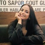 Prachi Tehlan Instagram - #nomakeup #goodcompany #goodfood #friends #beingpositive #inlove ❤️ Dubai, United Arab Emirates