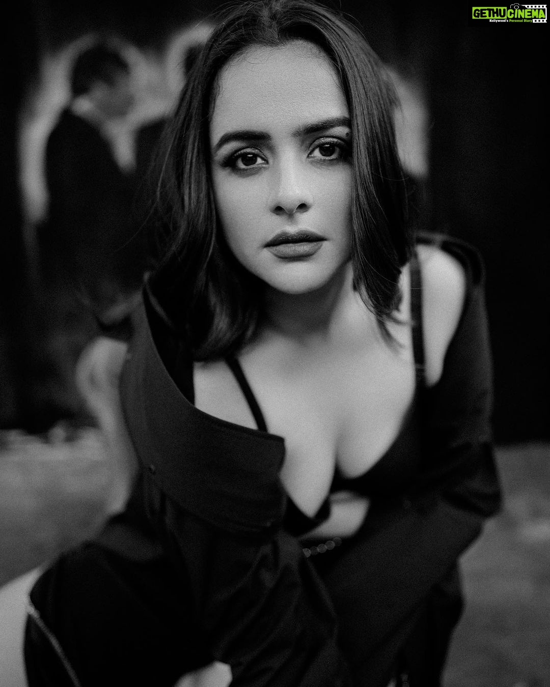Prachi Tehlan Instagram - My favourite B&W series clicked by the one of the best in town and my all time favourite ! ❤️ Muse: @prachitehlan Photographer: @richard_antony_ Designer stylist : @jishadshamsudeen Makeup & HairStyling : @jcb_kochi Crew :@cinematographer_jibin_dev @knowrich Retouch : @sam_retouch #blackgirlmagic #blackandwhite Kochi, India