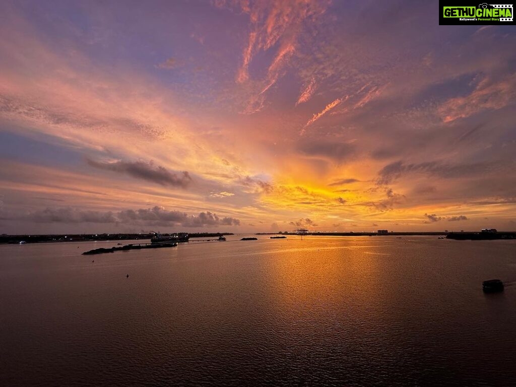 Prachi Tehlan Instagram - ❤️ #eveningsbelike Marine Drive, Cochin, Kerala