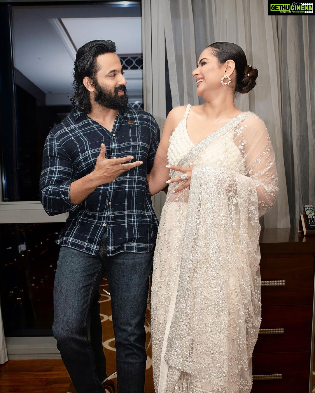 Prachi Tehlan Instagram - @iamunnimukundan 🔥I have been waiting to post this since quite sometime! 5 years of friendship and you keep surprising me and inspiring me with your professional decisions, perseverance and dedication towards your love for cinema. I am soo soo happy to see you grow as an actor and now a producer! Yet another feather of the cap. Many many congratulations to you for Best Debutant Producer for #Meppadiyan at @siimawards last night! ❤️ Keep up the great work ! Cheers to the happiness! laughter ! Lame conversations! Intellectual conversations! And to ‘The Pomegranate’ 🤭😅🤗 PS- we tried being candid for the cam ! 📸 - @reyansh_rahul_photography Stylist: @rishu812 Wearing : @dlmayaofficial @dlmaya8 Accessories: @sollakdesigns MUAH: @glam_by_barsha @zhaus_makeup_consultancy Captured by: @reyansh_rahul_photography Event: @siimawards #friendshipgoals #siima2023dubai #bestdebutantproducer Dubai, United Arab Emirates