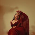 Prachi Tehlan Instagram - 🧜🏻‍♀️ Styled By: @rishu812 Outfit: @rckc.aurum Jewelry: @sollakdesigns MUAH: @makeupbyshibinantony Captured By: @_kiran.photography_ @hazin_niz Marine Drive, Cochin, Kerala