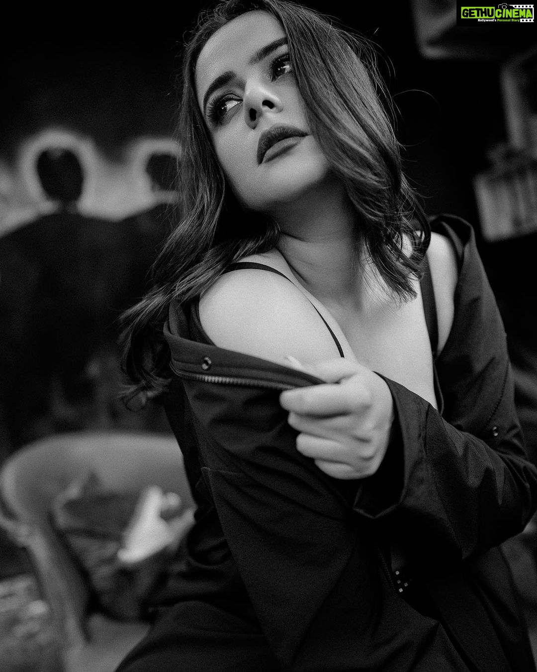 Prachi Tehlan Instagram - My favourite B&W series clicked by the one of the best in town and my all time favourite ! ❤️ Muse: @prachitehlan Photographer: @richard_antony_ Designer stylist : @jishadshamsudeen Makeup & HairStyling : @jcb_kochi Crew :@cinematographer_jibin_dev @knowrich Retouch : @sam_retouch #blackgirlmagic #blackandwhite Kochi, India