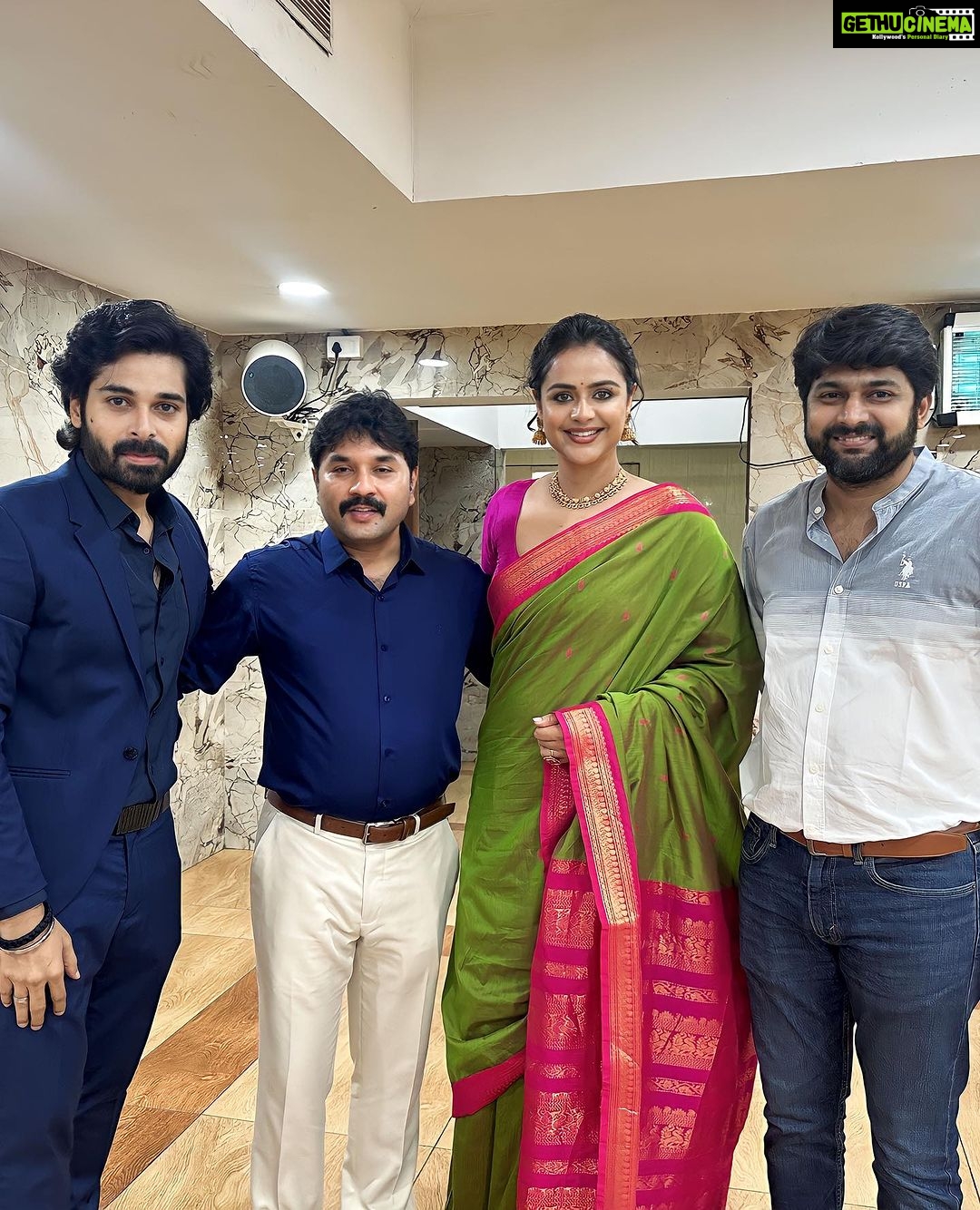 Prachi Tehlan Instagram - Swipe π till the end π«Άπ» Finally announcing the secret on the big day β€οΈβ€οΈ Privileged and excited to join the Mega Project #Gentleman2 with the legendary Mega Producer @KTKunjumon @k.t_kunjumon sir ππ» It was wonderful meeting you ! A man with golden heart and grand vision. Thank you for giving us our all time favourite songs #mustafamustafa #urvashi #muqabala #premikanepyarse and many more π₯°π₯°π₯°π₯°π₯°π₯° Thank you for motivating me and giving me this performance packed opportunity! π Music by Oscar winner & Padma Sri @mmkeeravaani Sir π€© Directed By: @goks82 (always smiling and positiveπ) DOP: @ajayanvincent (his real brother Sir #JayananVincent was my DOP in BAILARAS ! π) Lyrics: @vairamuthuoffl PRO: @johnsoncinepro Coactors : @chethancheenu @impriyaalal @nayanthara_chakravarthy Thank you @ajayjohns2018 chetta for believing in me π₯°ππ» Forever grateful to have #Sundar Bhaiya by my side π€ Congratulations and best wishes to the whole team for the new journey π₯ Letβs Rock ! @sathishsuriyaofficial #Gentleman2 #newmovie #Tamil #padindiarelease #excited #gentlemanmovie #alltimehit #newproject #journeybegins #projectlaunch #poojaceremony #mmkeeravani #ktkunjumon #prachikatehlan #gokulkrishna Chennai, India