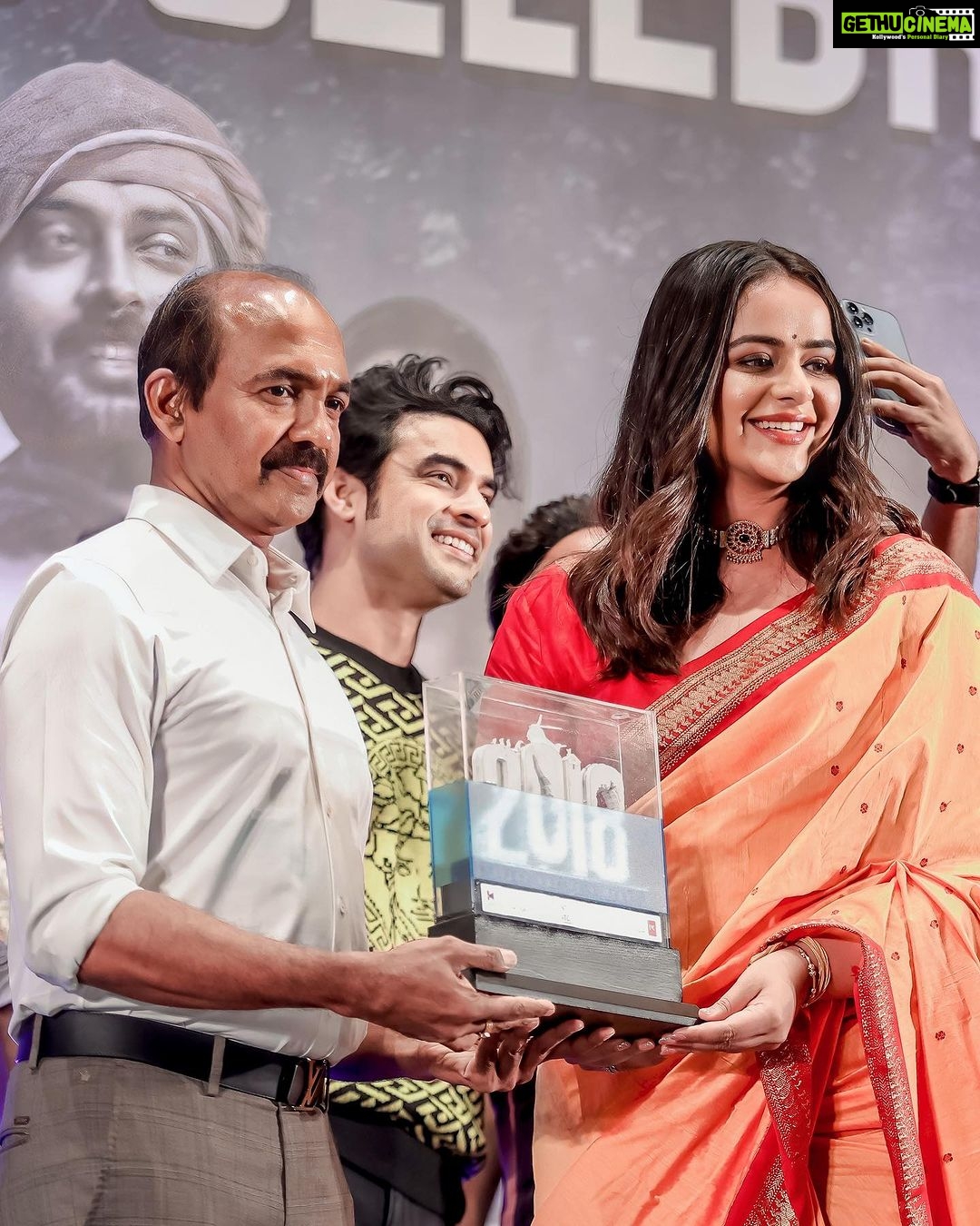 Prachi Tehlan Instagram - 2018 movie success celebration π₯ All about yesterday ! Success celebration of 2018 π₯ congratulations to the entire team. And thank you @venukunnappilly for having me as a guest to honor the team members. It was my privilege. Iβm so happy to see that team @kavyafilmcompany is expanding and making exceptional movies πβ€οΈ TEAM: DOP :@shanu_lensout_ Team : @lensoutmedia Styled By: @styyledbyjoe MUAH: @bushraz_makeupstudio Wearing: @byhand.in Jewellery : @kaya_online_ Location : @lemeridienkochi #2018movie #2018successstory #2018everyoneisahero Le Meridian Kochi