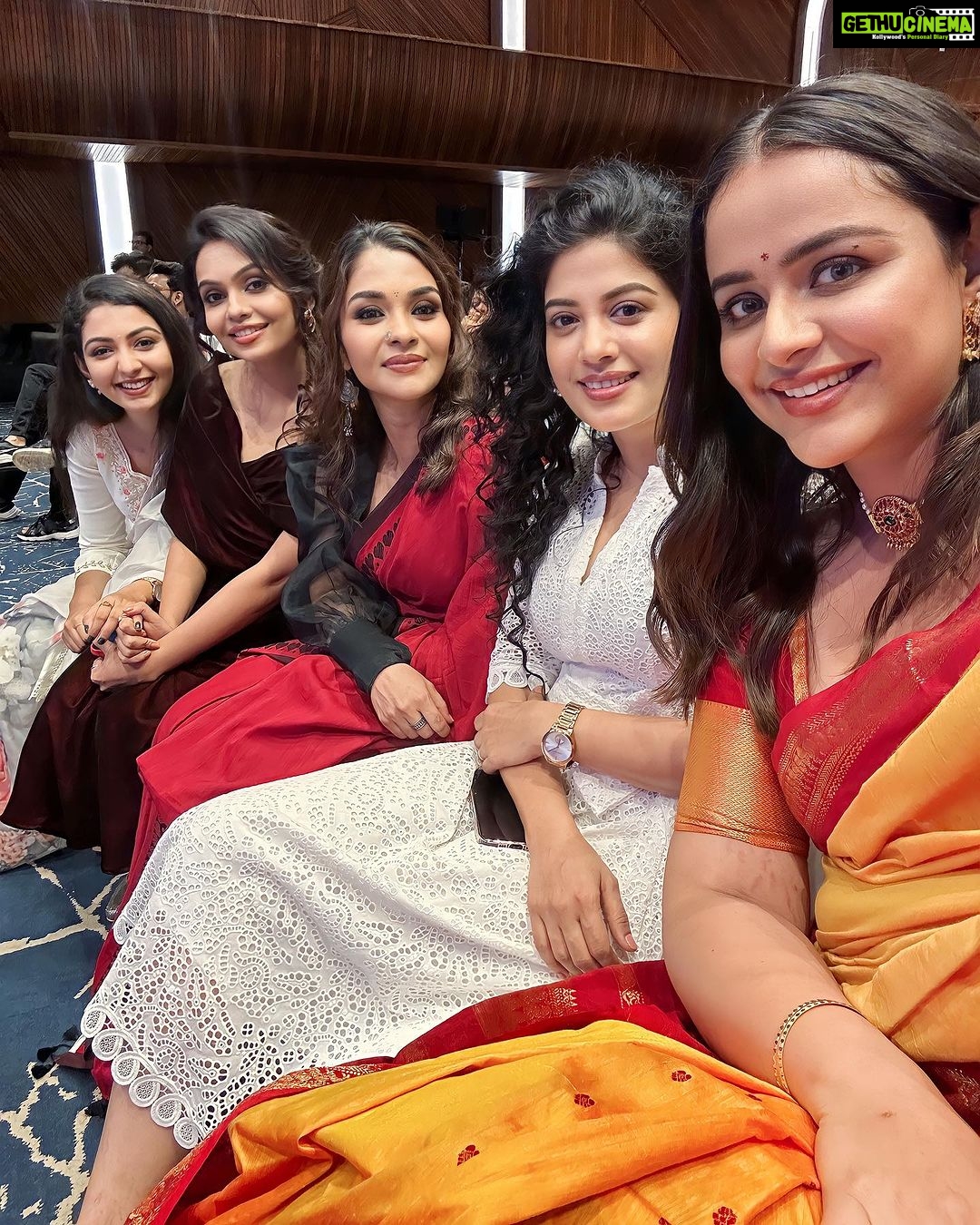 Prachi Tehlan Instagram - 2018 movie success celebration π₯ All about yesterday ! Success celebration of 2018 π₯ congratulations to the entire team. And thank you @venukunnappilly for having me as a guest to honor the team members. It was my privilege. Iβm so happy to see that team @kavyafilmcompany is expanding and making exceptional movies πβ€οΈ TEAM: DOP :@shanu_lensout_ Team : @lensoutmedia Styled By: @styyledbyjoe MUAH: @bushraz_makeupstudio Wearing: @byhand.in Jewellery : @kaya_online_ Location : @lemeridienkochi #2018movie #2018successstory #2018everyoneisahero Le Meridian Kochi