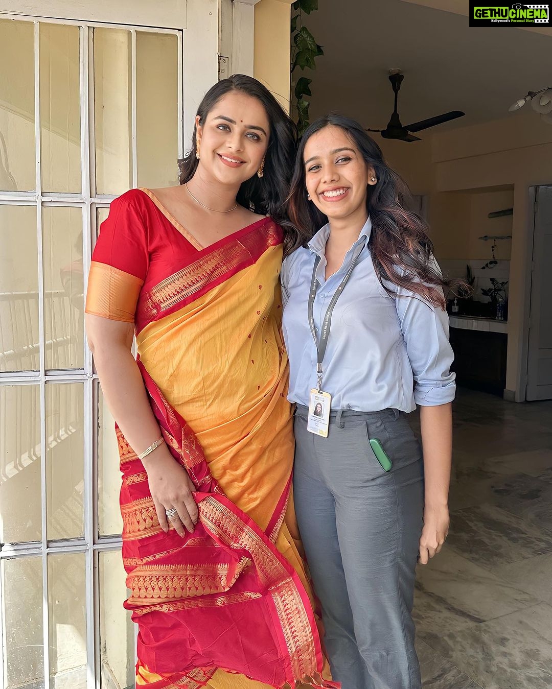 Prachi Tehlan Instagram - 2018 movie success celebration π₯ All about yesterday ! Success celebration of 2018 π₯ congratulations to the entire team. And thank you @venukunnappilly for having me as a guest to honor the team members. It was my privilege. Iβm so happy to see that team @kavyafilmcompany is expanding and making exceptional movies πβ€οΈ TEAM: DOP :@shanu_lensout_ Team : @lensoutmedia Styled By: @styyledbyjoe MUAH: @bushraz_makeupstudio Wearing: @byhand.in Jewellery : @kaya_online_ Location : @lemeridienkochi #2018movie #2018successstory #2018everyoneisahero Le Meridian Kochi
