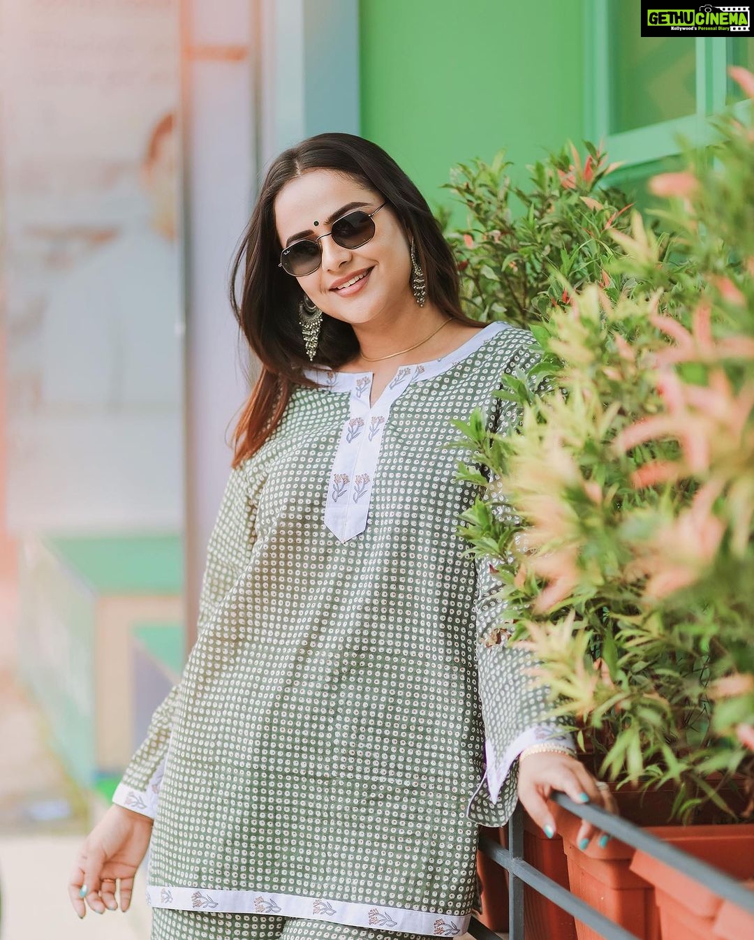 Prachi Tehlan Instagram - Thank you @raeth_official for this beautiful outfit. I loved the comfy fit and the love with which it was packed and sent to me💕 📸 @mufeed_qasim #brandcollaboration #fashion #loungewear #comfyoutfit #cotton #PTposes #kochi #actorslife #fun Kochi, India