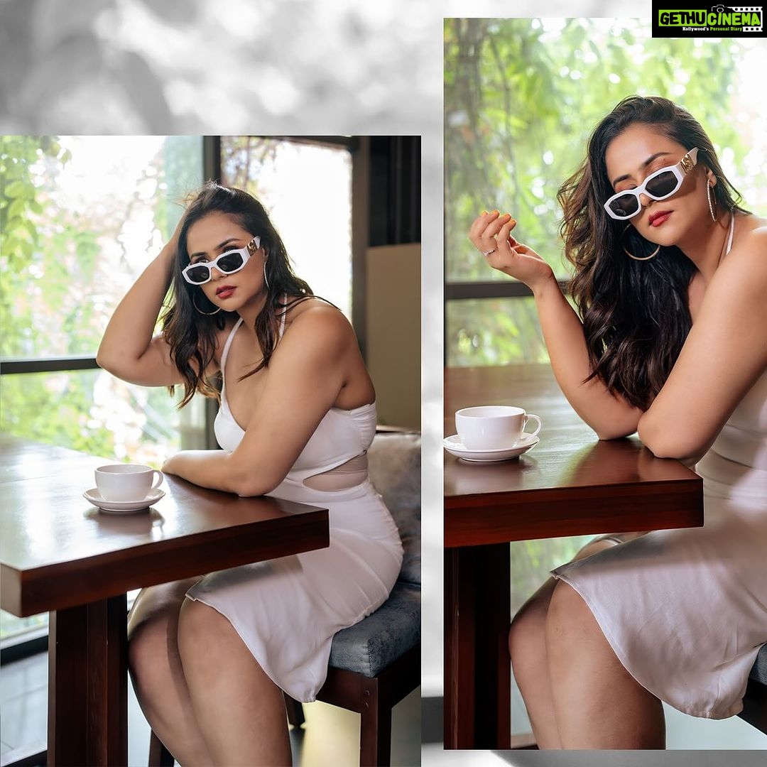 Prachi Tehlan Instagram - Coffee date anyone ? π CLICKED BY: @rbraymond_photography DOP: @jyothishkaviraj_dop ASSISTANT: @mr.akhi_ WEARING: @aydhaboutique_ ACCESSORIES: @aldo_shoes MUAH: @rajeshkodungallurmakeupstudio Assistant MUAH: @_ary___a_am_mu__z Location: @wildbuffscoffee Kochi, India