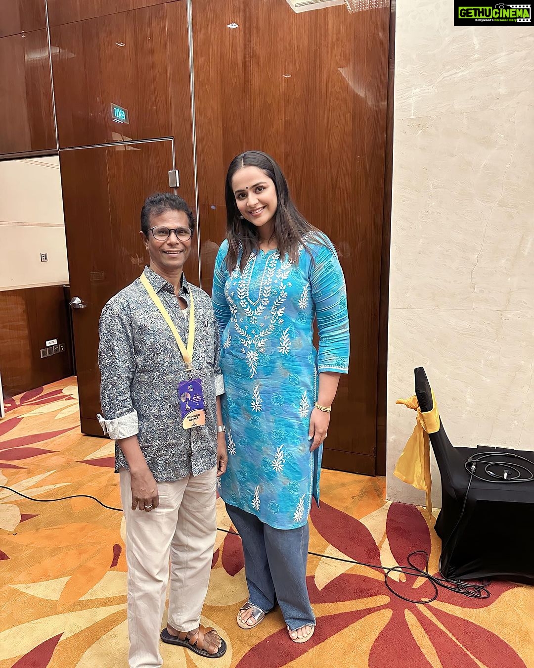 Prachi Tehlan Instagram - All about yesterday ๐ฅน during @amma.association rehearsals โบ๏ธ๐๐ @anu_sithara @jojugeorgeactorofficial @noushifatiz @actorjomol #keralaactors #malayalamactors #amma #performers #actorslife #loveforthework #happyfaces Kochi Marriott Hotel