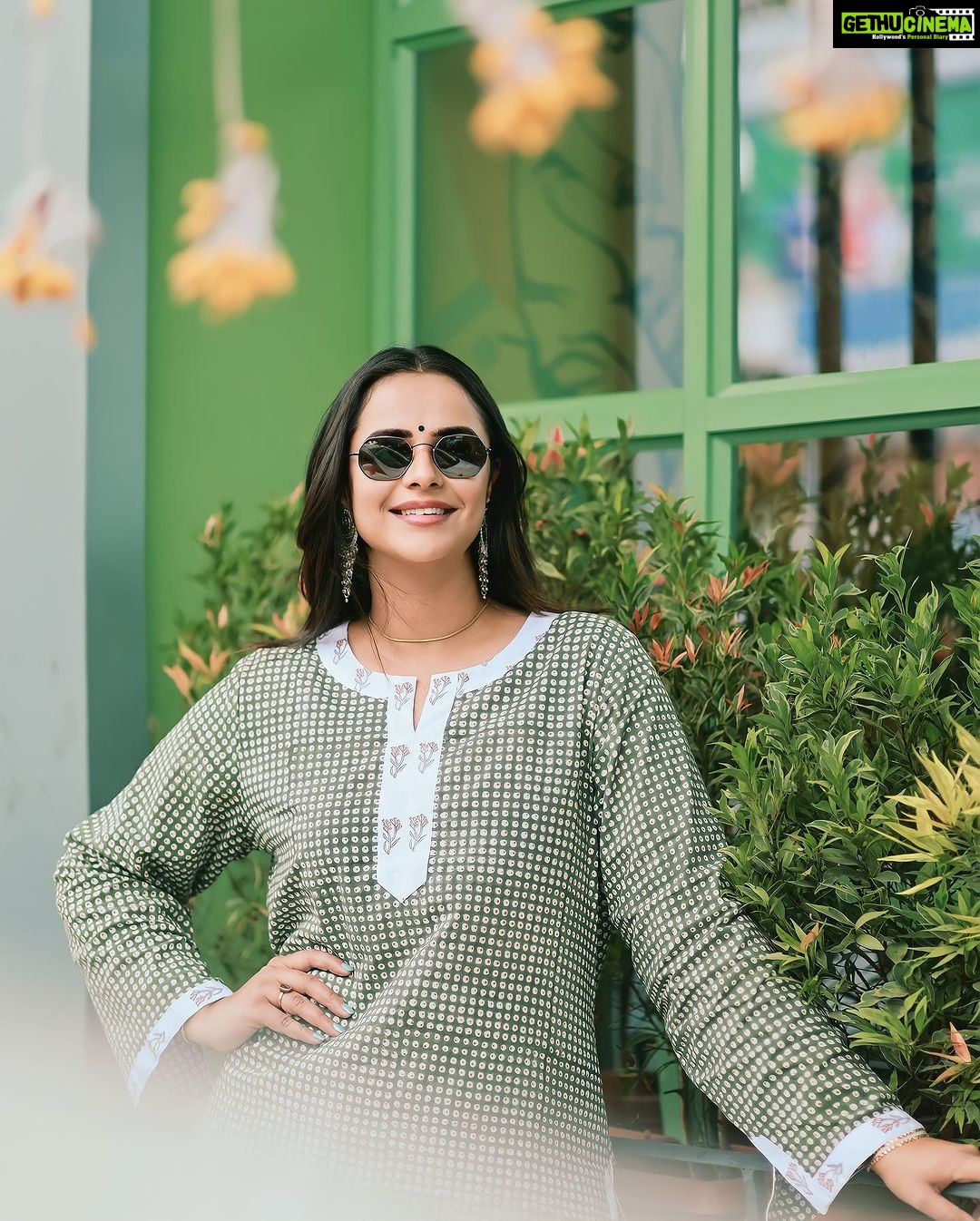 Prachi Tehlan Instagram - Thank you @raeth_official for this beautiful outfit. I loved the comfy fit and the love with which it was packed and sent to me💕 📸 @mufeed_qasim #brandcollaboration #fashion #loungewear #comfyoutfit #cotton #PTposes #kochi #actorslife #fun Kochi, India