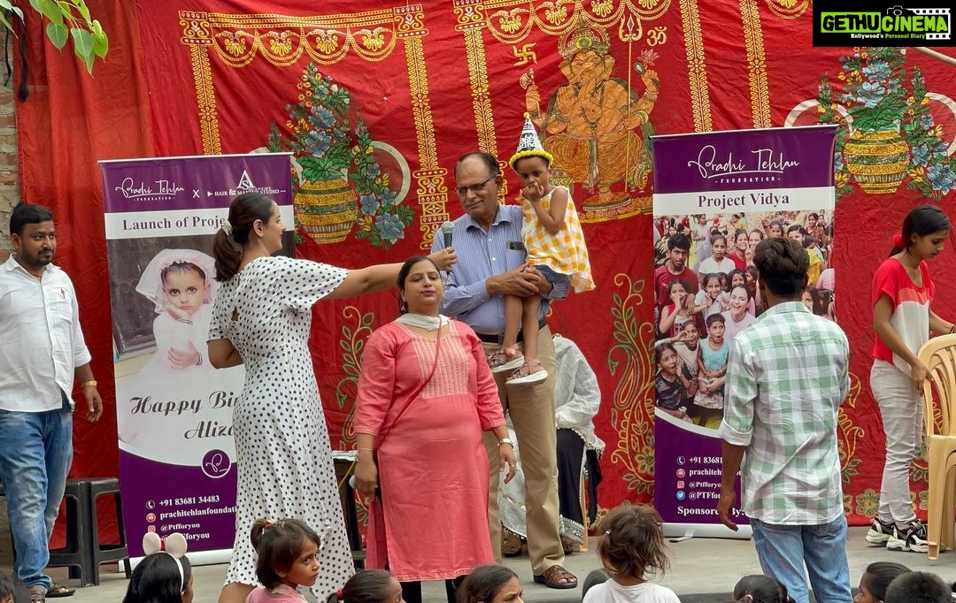 Prachi Tehlan Instagram - Happiness is seeing these beautiful young minds express themselves and enjoy the gift called Life we all are born with ππ₯° #socialwork #socialworker #ngo #love #education #socialworkers #charity #nonprofit #india #community #humanityfirst #support #humanitarianaid #donate #socialworklife #children #PTF #prachitehlanfoundation #socialgood #change #donation #instagood #humanity #help #educationforgirls #children #ProjectSavitri #ProjectVidya Delhi, India
