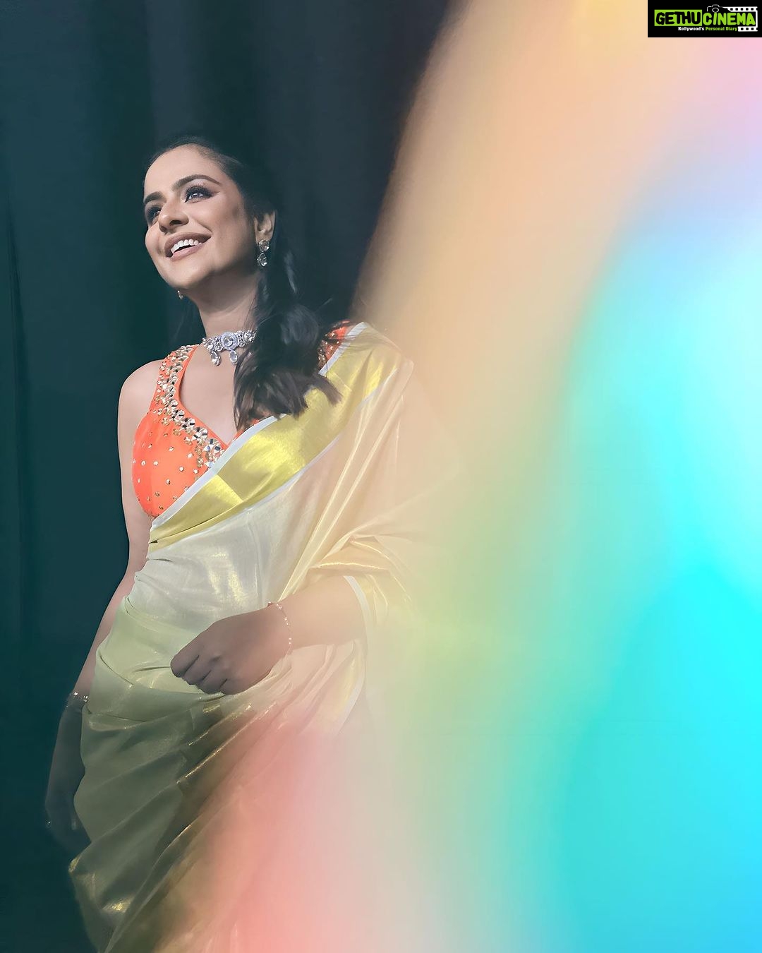 Prachi Tehlan Instagram - The glitters of the day β€οΈ PC : @prayagamartin ππππ Styled By: @rishu812 MUAH : @sheetal_makeupandhair Jewellery: @sollakdesigns Saree: @farashaat_uae #dubaidiaries #travel #actorslife Dubai, United Arab Emirates