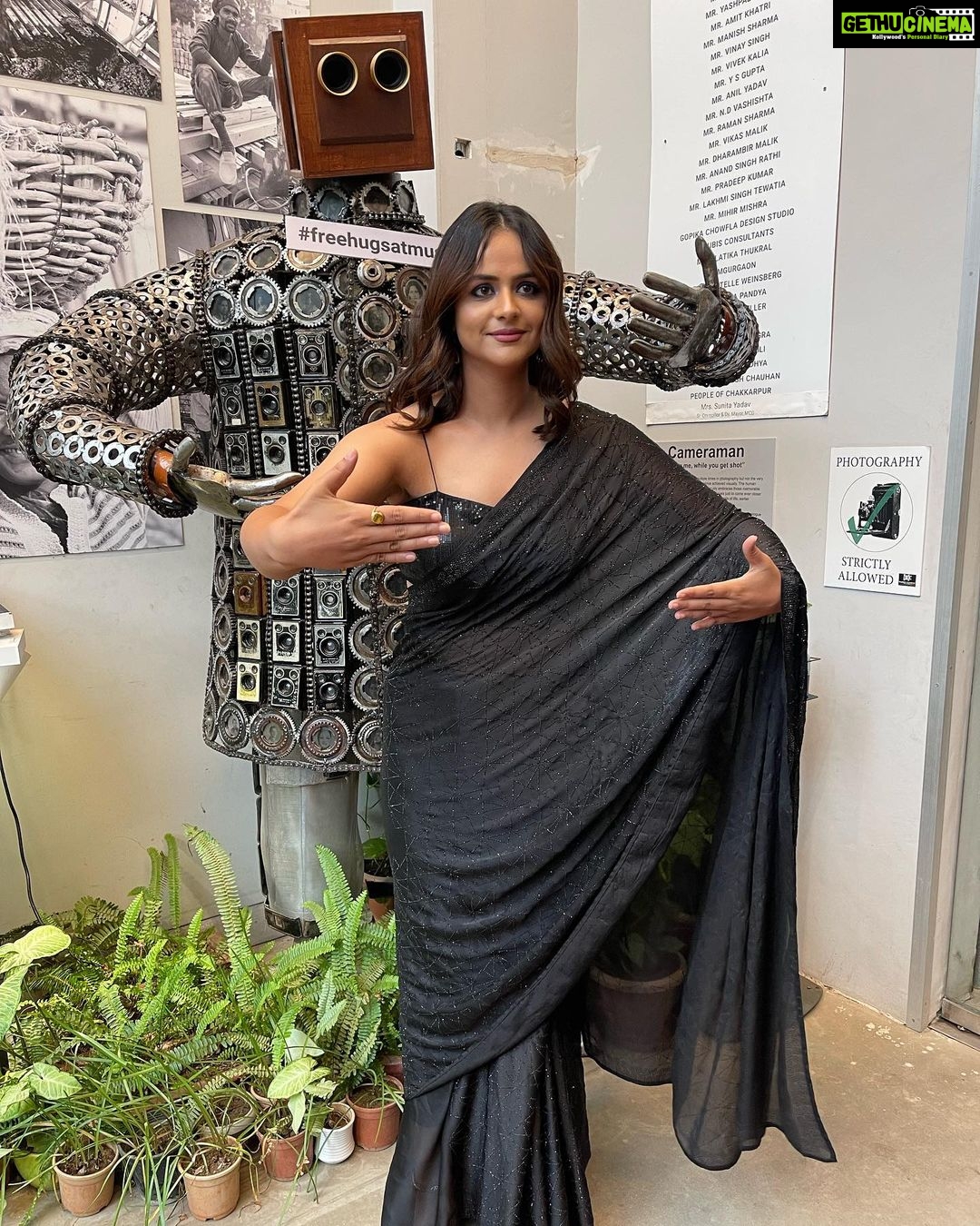 Prachi Tehlan Instagram - A little bit of drama here and there is too much fun đđŹ A part of my life revolves around being in a fantasy land only you can create and imagine ! Have you experienced that too ? Trust me .. the feeling is beautiful â¤ď¸ #lifeofanactor #nikon #love #passion Delhi, India
