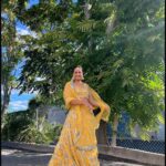 Prachi Tehlan Instagram - I'm the yellow flame that lights up even the darkest of nights 🤩😜 Wearing @sarashiva9 #beingquirky #newyorkdiaries #love #colorofsky #indiangirls #indianoutfit Hicksville, New York