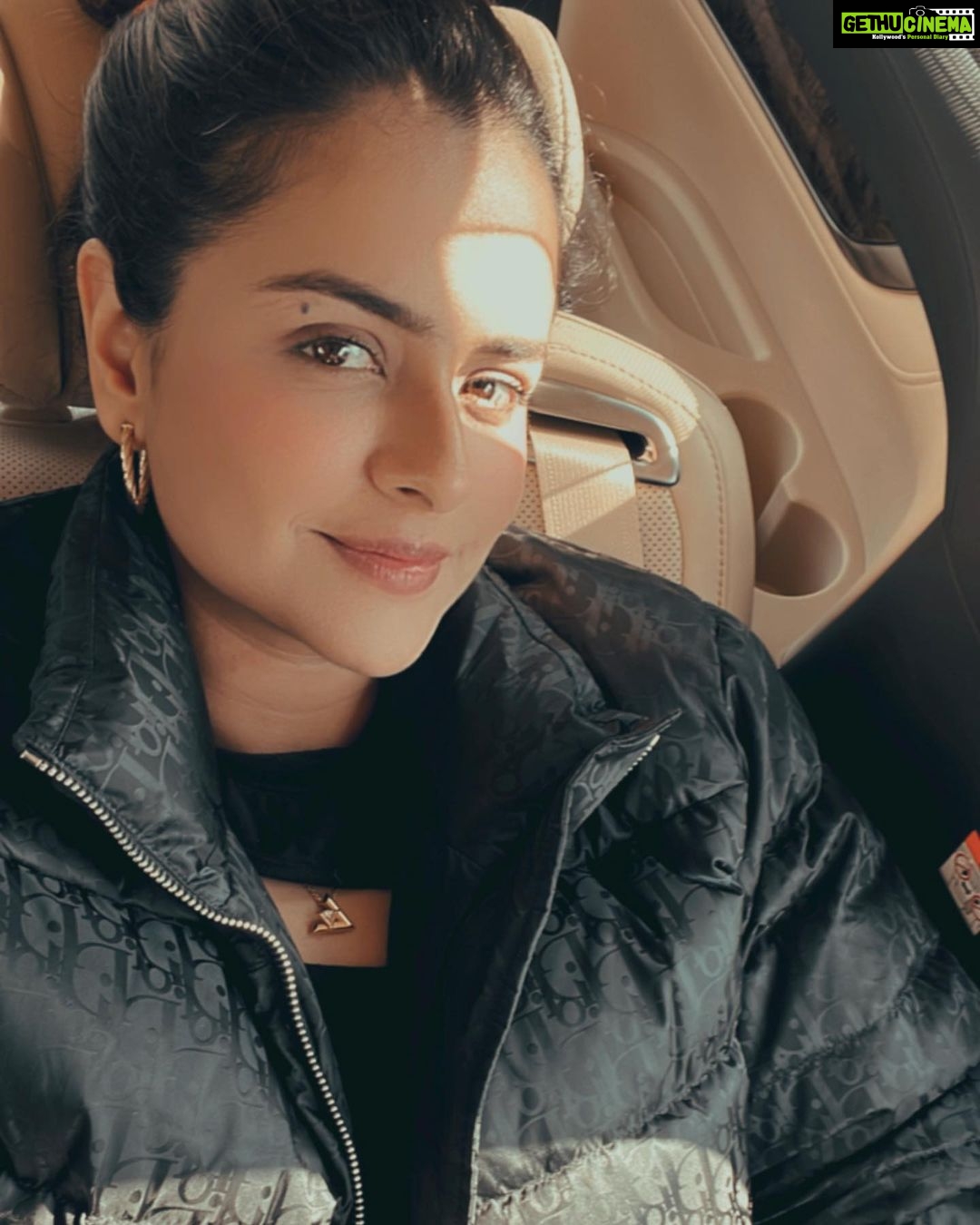 Prachi Tehlan Instagram - What’s up peeps ? How is the second last day of this beautiful year treating you! Well… this year has taught me so much and has made me much stronger and a wiser person. Tag of being Gods favourite really proved to be so true ❤️ #life #gratitude #memories