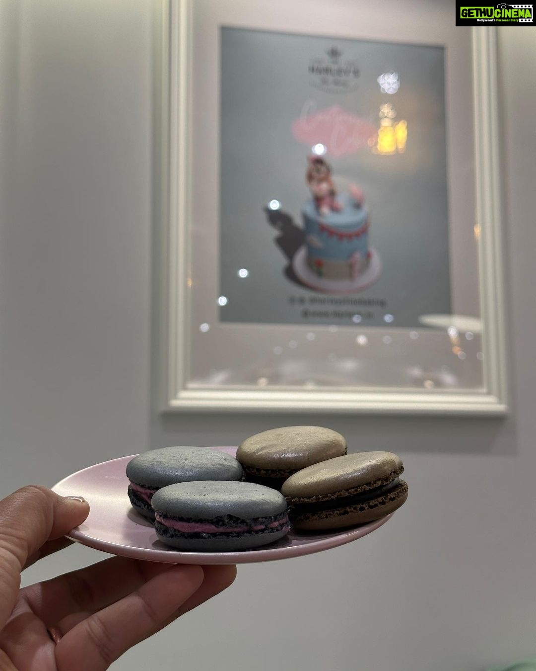 Prachi Tehlan Instagram - That’s exactly how my day was spent at @harleysfinebaking 😍 having yummalicious mouth watering desserts 🥰 melting in your mouth being the perfect example for satisfying your taste buds specially during and intermittent fasting break 😄😂❤️❤️ lovveeeeee ittttttt ❤️ #sweetlover #bestbakery #mouthwatering #foodlover #harleysfinebakery