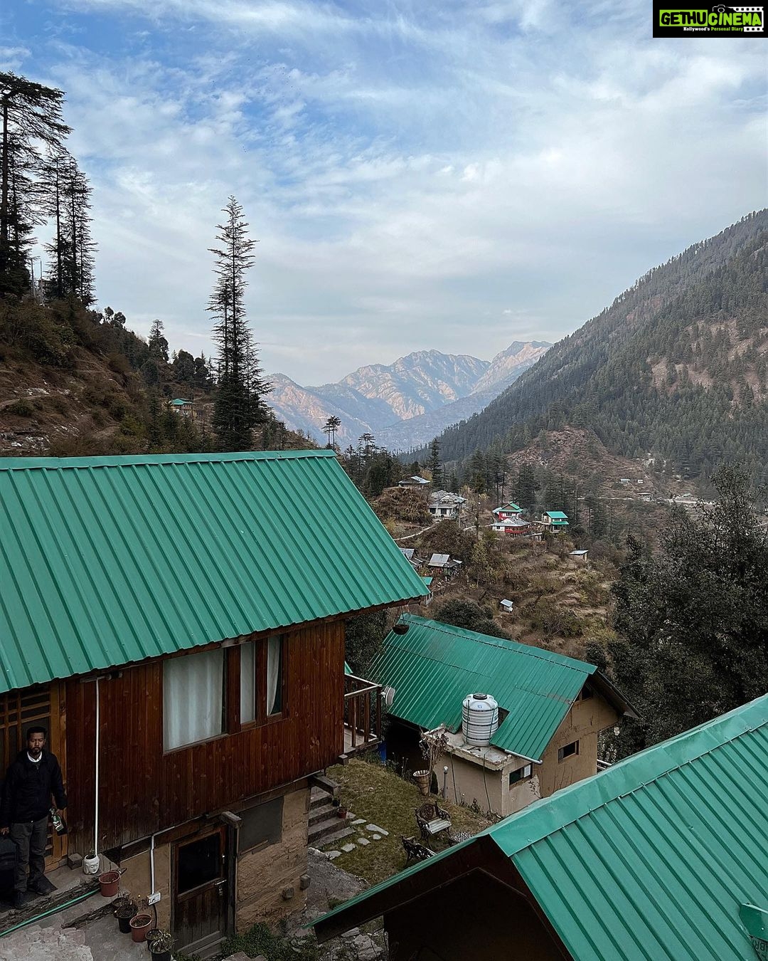 Prachi Tehlan Instagram - Wait till the last swipe for the beautiful video ❤️ First visit to Jibhi by road! Stayed at this beautiful property @moonstonehammockofficial . Must visit for : - beautiful location - 3 different categories of rooms. Ours is the dome - small team and very loving - 3 beautiful dogs - mouthwatering food !!!! 😍😍🙌🏻 (excitement only because I am a foody) aur pahadon par aisa khana mil jaye pyaar se to kya baat kya baat 😍 - bonfire at this cozy location and great music played #jjbhi #domestay #prachitehlan #travels #mountains #himachal #beuatifuleverything Moonstone Hammock