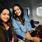 Prachi Tehlan Instagram - Met this adorable @bhavzmenon in the flight recently. Other than being extremely humble she is also outspoken, charming and beautiful. Lovely meeting you ❤️ Cheers to new friendship 🙌🏻 #flightmoments #kochi #prachikatehlan #bhavnamenon Kochi, India