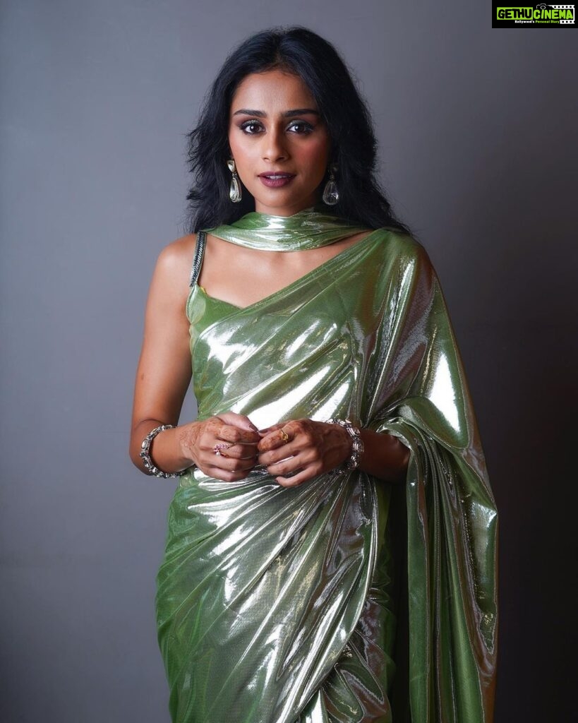 Pragathi Guruprasad Instagram - all the glitz and glam 🌙 outfit designed by @prithvi_guru shot by: @gracian.nalin hair and make up: team @prakatwork jewelry: @rimliboutique