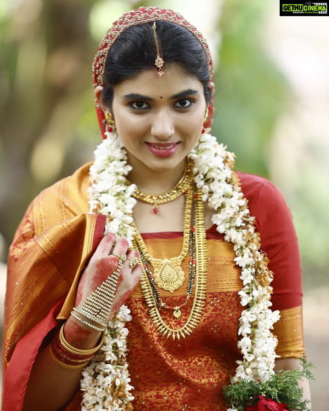 Pragya Nagra Instagram - The Coorgi Bride🌺 ✨️NADIKALIL SUNDARI YAMUNA✨️ PC @santhosh_pattambi1 Thanks for sharing the images @yellow_tooths 💫 @dhyansreenivasan @ajuvarghese @nirmal.palazhi @kalabhavan_shajohn @navas.vallikkunnu @unniraj2019 @rajeshazhikodan @aneeshgopalz @sohan_seenulal @aami_thasnim @vijesh_panathur @unnivellora @faisal_ali_dop @arunmuraleedharan_musical @sankarsharmaofficial @harinarayanan.b.k @manumanjith_s @sajeevchandiroor @sujithmattannur @jayanpoonkulam @prijin_jessy @anildev.k.nadesan @rathin_radhakrishnan @artmaniac_the_punkbro @muralikunnumpurath @vkumar0629 marty.martin_ @ajith_george_ag #NadikalilSundariYamuna #DhyanSreenivasan #AjuVarghese #watermanmurali #waterman #cinematicafilms #vijeshpanathur #unnivellora #vilaskumar #simimurali #Malayalamdramamovie #Malayalamnewmovie #malayalamcinema #malayalamcinema2023 #malayalammovie2023 #dhyannewmovie #sudheesh #bhanumathipayyannur #muralikunnumpurath #AjayMangad #aneeshgopal #nirmalpalazhi #navasvallikkunnunadikal